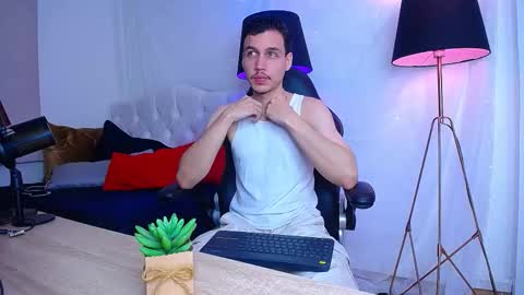 Marcus Hanks online show from 12-14-25, 05:46