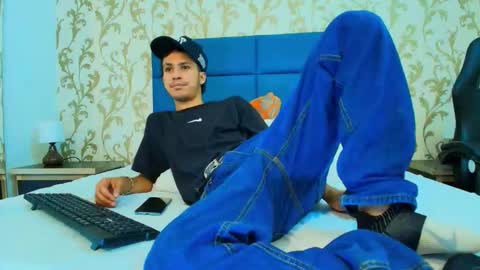 marcus_jeron online show from 10-25-25, 03:58