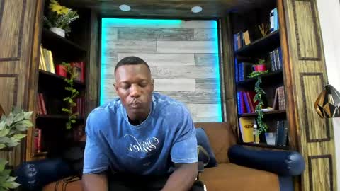 Snapshot of marcusblack_ chatting on 04-24-26, 02:41 Marcusssss online show from 04-24-26, 02:41