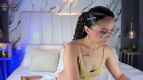 Marelyn online show from 01-17-26, 05:05