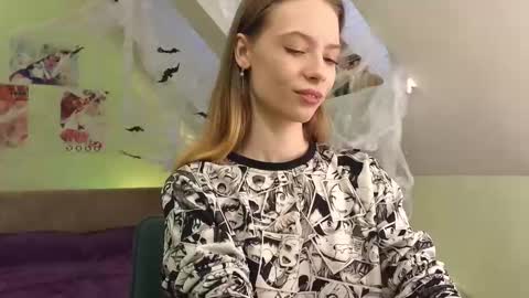  - Alisa online show from 10-31-25, 06:25