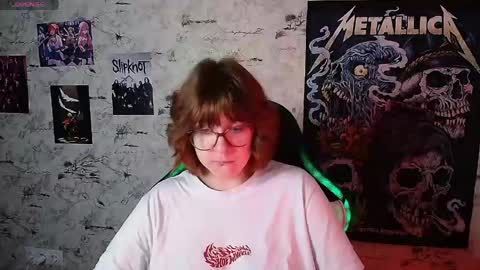 Snapshot of margaret_red chatting on 04-24-26, 02:19 Margaret online show from 04-24-26, 02:19