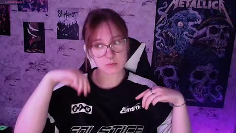 Snapshot of margaret_red chatting on 05-22-26, 05:29 Margaret online show from 05-22-26, 05:29