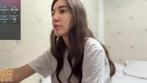 Snapshot of margaretawieczorek chatting on 06-07-26, 05:22 Emily online show from 06-07-26, 05:22
