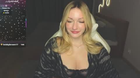 Snapshot of margaretsweet1 chatting on 06-04-26, 12:49 Margaret online show from 06-04-26, 12:49