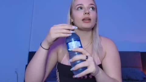 margot_robbie7 online show from 09-11-25, 01:28