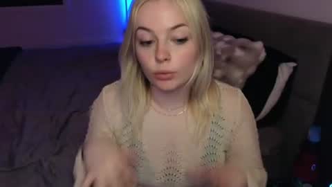 Snapshot of margot_robbie7 chatting on 07-08-26, 12:59 margot_robbie7 online show from 07-08-26, 12:59