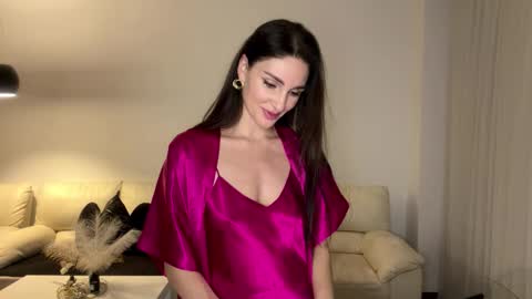 Margot online show from 11-30-25, 01:31