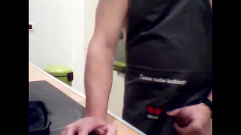 Snapshot of mari08972 chatting on 01-08-25, 05:48 mari08972 online show from 01-08-25, 05:48