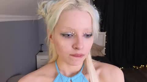 Milena online show from 02-18-26, 12:23