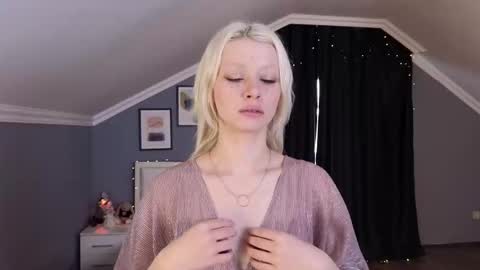 Milena online show from 02-28-26, 10:27