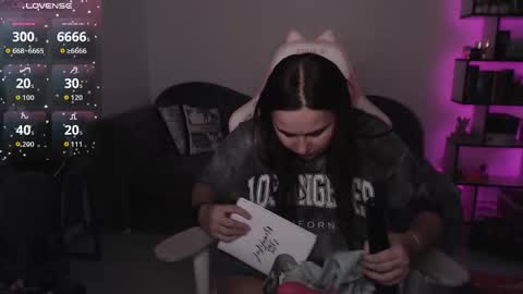 mari moore online show from 10-16-25, 09:21