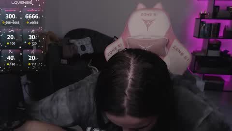 mari moore online show from 11-20-25, 10:04