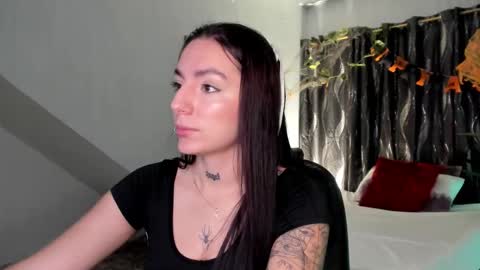 mari_salgado online show from 10-21-25, 02:51