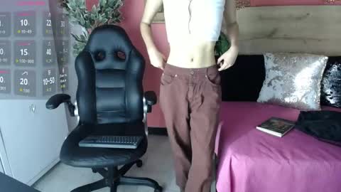 maria_turner1 online show from 04-15-26, 09:49