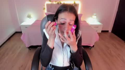 Snapshot of mariam_lopez__ chatting on 06-14-26, 03:30 Mariam online show from 06-14-26, 03:30