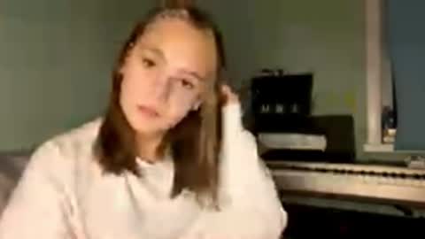 Snapshot of mariamcleverley chatting on 09-21-25, 05:47 Mia online show from 09-21-25, 05:47