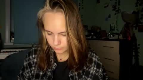 Snapshot of mariamcleverley chatting on 09-23-25, 07:39 Mia online show from 09-23-25, 07:39