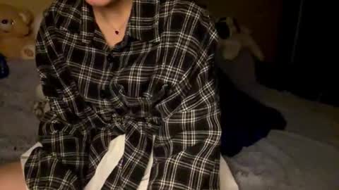 Snapshot of mariamcleverley chatting on 10-05-25, 04:38 Mia online show from 10-05-25, 04:38
