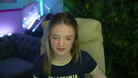 Snapshot of mariamedow chatting on 05-14-26, 06:47 Maria online show from 05-14-26, 06:47