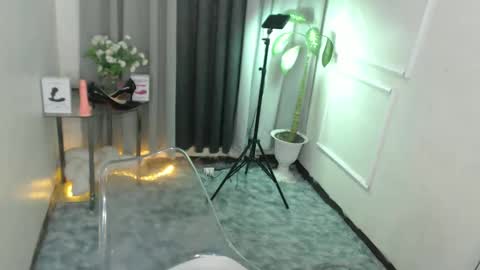 Snapshot of mariamercedesxxx chatting on 03-09-25, 04:05 maria online show from 03-09-25, 04:05