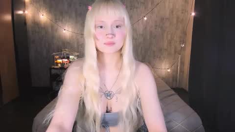 Maria online show from 11-30-25, 02:26