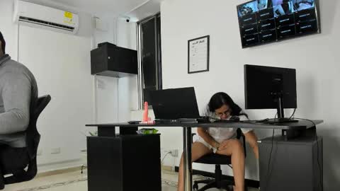 Snapshot of mariamlennox chatting on 02-27-26, 06:52 M A R I A M online show from 02-27-26, 06:52