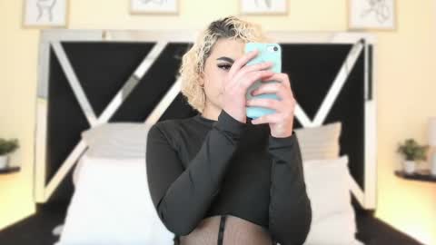 Marian online show from 10-05-25, 02:32