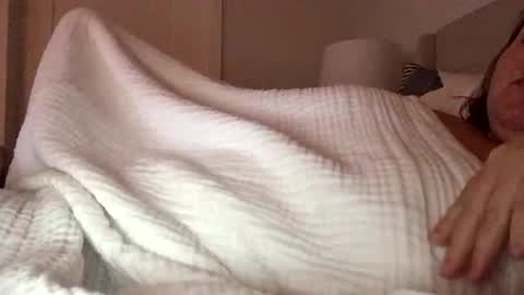 mariana199410 online show from 12-02-25, 05:35