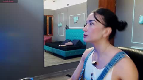 Mariana online show from 01-14-26, 12:22