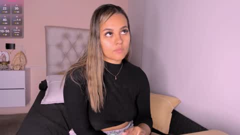 Snapshot of mariana__roe chatting on 12-10-24, 03:52 Mariana Roe online show from 12-10-24, 03:52