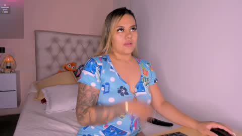 Snapshot of mariana__roe chatting on 01-04-25, 12:37 Mariana Roe online show from 01-04-25, 12:37