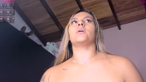 Snapshot of mariana__roe chatting on 02-18-25, 05:53 Mariana Roe online show from 02-18-25, 05:53