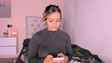 Snapshot of mariana__roe chatting on 02-18-25, 08:59 Mariana Roe online show from 02-18-25, 08:59