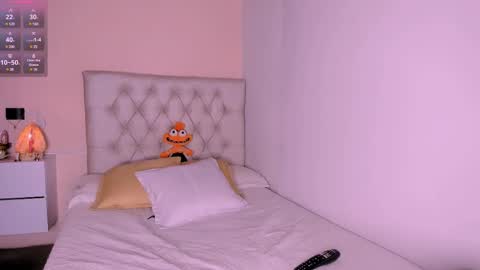 Snapshot of mariana__roe chatting on 03-12-25, 12:53 Mariana Roe online show from 03-12-25, 12:53