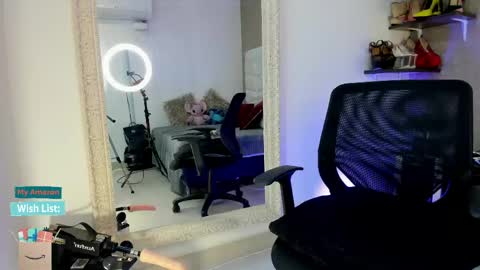 Snapshot of mariana_c chatting on 04-28-26, 02:55 Mar y online show from 04-28-26, 02:55