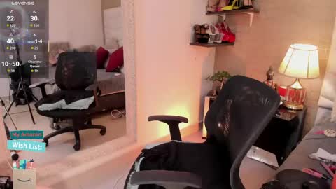 Snapshot of mariana_c chatting on 05-11-26, 04:04 Mar y online show from 05-11-26, 04:04