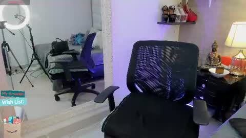 Snapshot of mariana_c chatting on 06-30-26, 03:02 Mar y online show from 06-30-26, 03:02