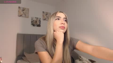 Mariana online show from 04-14-26, 11:44