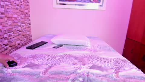 mariana mauricio online show from 02-14-25, 02:39