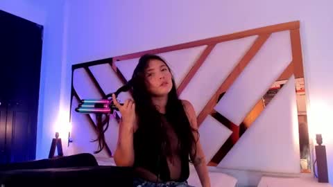 Snapshot of mariana_smiith chatting on 06-19-26, 08:01 Mariana online show from 06-19-26, 08:01