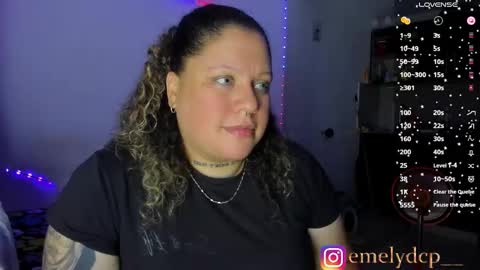 Snapshot of mariana_smittt chatting on 10-16-25, 04:24 Independent Model online show from 10-16-25, 04:24