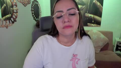 Snapshot of marianalopez81 chatting on 04-28-26, 02:27 Mariana Lopez online show from 04-28-26, 02:27
