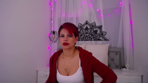 Snapshot of marianasanz chatting on 12-15-24, 12:17 Mariana online show from 12-15-24, 12:17