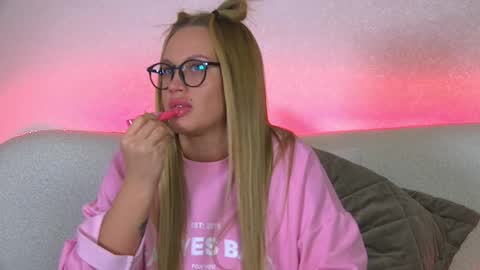 Maria online show from 02-26-25, 01:19