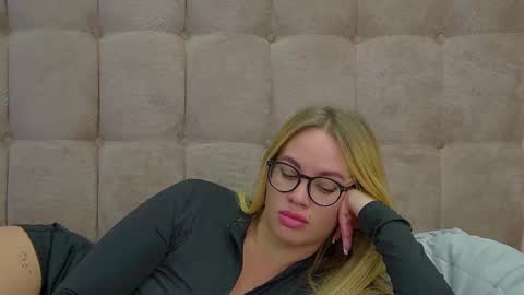 Maria online show from 03-01-25, 03:43