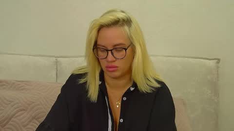 Maria online show from 05-18-26, 06:08