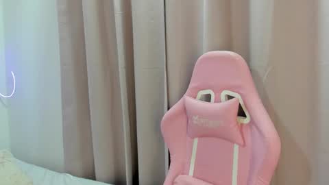 Snapshot of mariangel_3 chatting on 02-07-26, 11:19 Mariangel online show from 02-07-26, 11:19