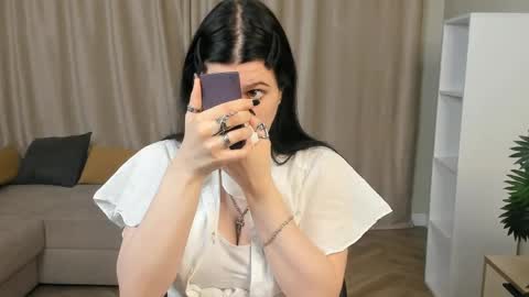 Snapshot of marianmollberg chatting on 05-19-26, 06:14 Marian online show from 05-19-26, 06:14