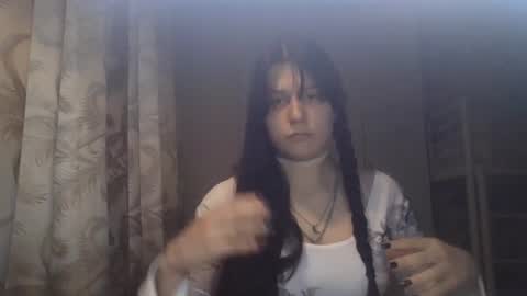Snapshot of marianmollberg chatting on 06-18-26, 11:03 Marian online show from 06-18-26, 11:03